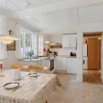 Awesome In Samso With Kitchen בית נופש Toftebjerg